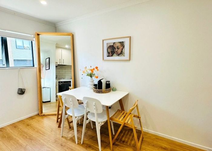  at 8 Pangu Way, Mangere, Manukau City, Auckland