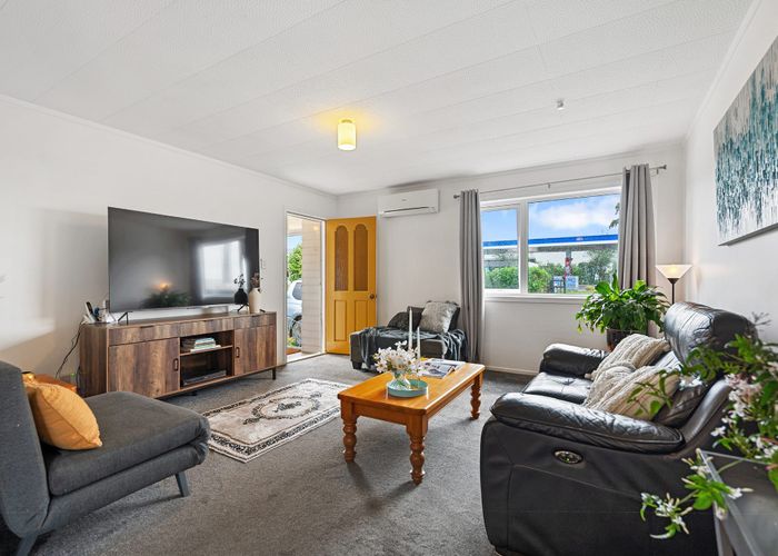  at 1/131 Swanson Road, Henderson, Waitakere City, Auckland