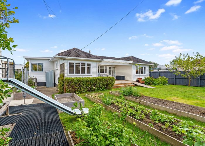  at 1/111 Parkers Road, Tahunanui, Nelson, Nelson / Tasman