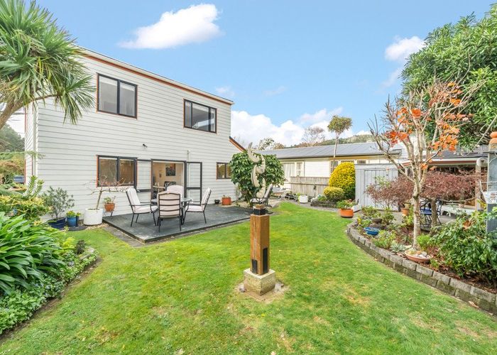  at 2/27 Korau Grove, Stokes Valley, Lower Hutt, Wellington