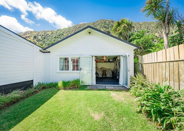  at 10 Tilley Road, Paekakariki