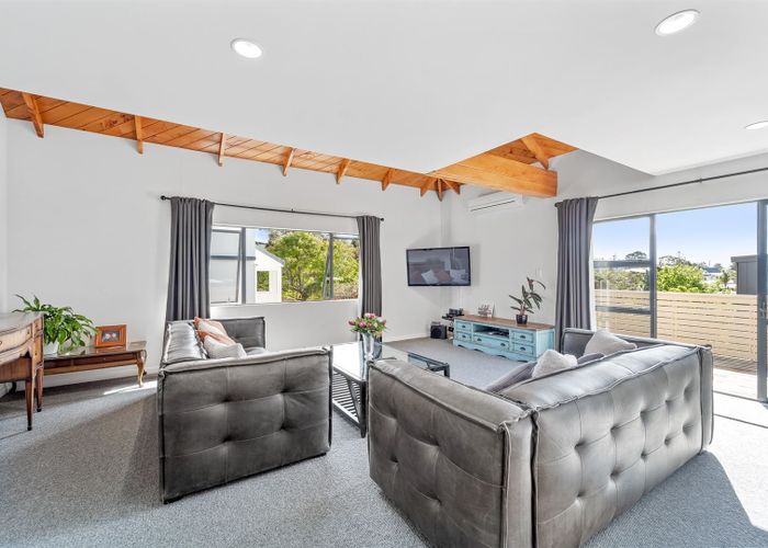  at 11 Mizpah Road, Waiake, Auckland