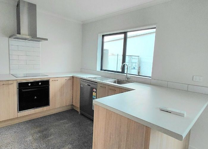  at 383b West Coast road, Glen Eden, Waitakere City, Auckland