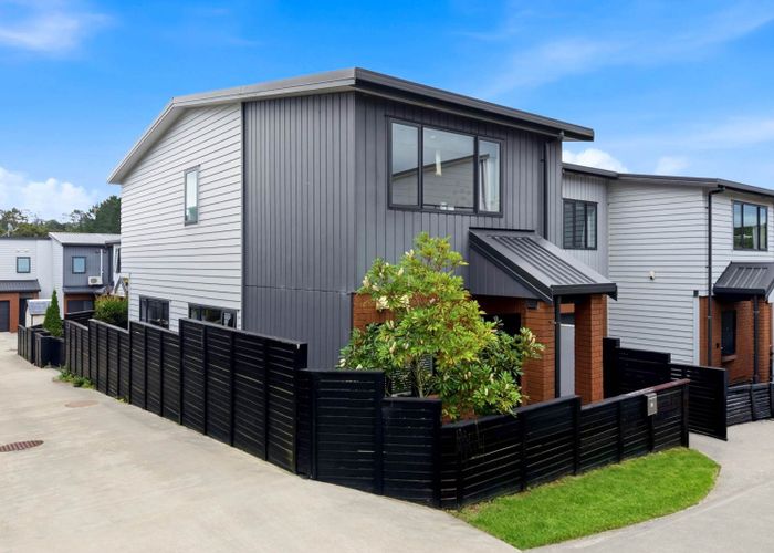  at 32 Bight Road, Long Bay, North Shore City, Auckland