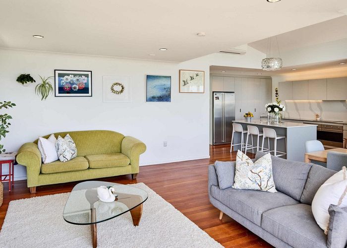  at 25 Sunset Parade, Plimmerton, Porirua