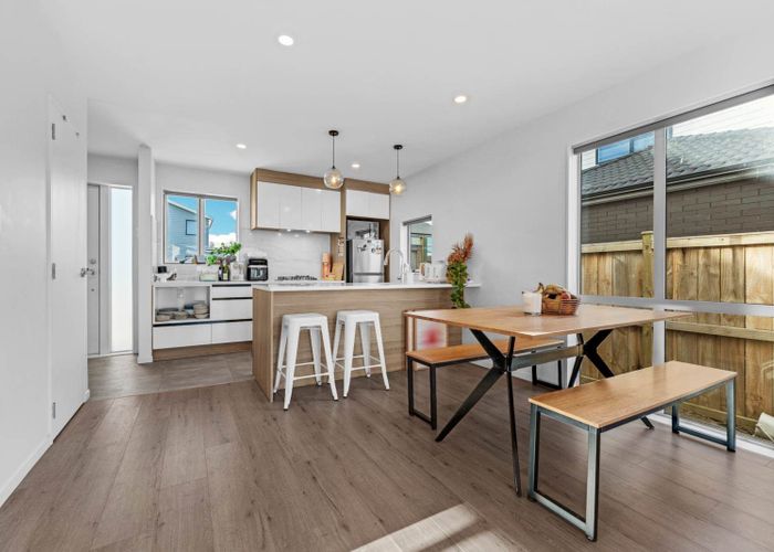  at 9 Freshland Drive, Flat Bush, Manukau City, Auckland