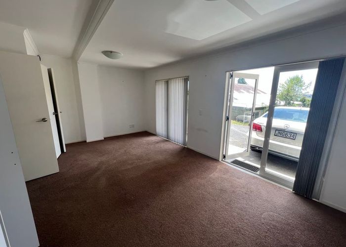  at 19A Sunnyside Road, Sunnyvale, Waitakere City, Auckland