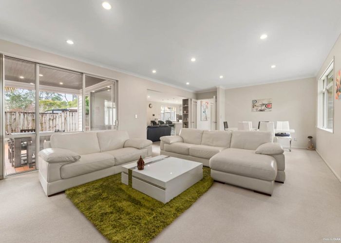  at 684 Beach Road, Browns Bay, North Shore City, Auckland