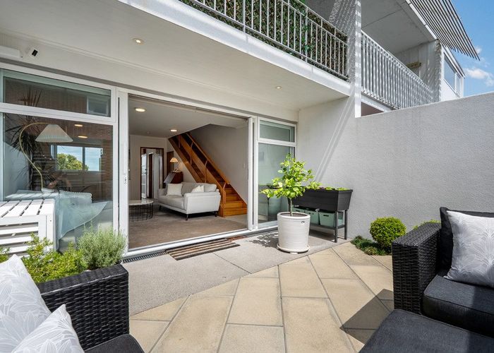  at 3/72 Sylvan Avenue, Northcote, North Shore City, Auckland
