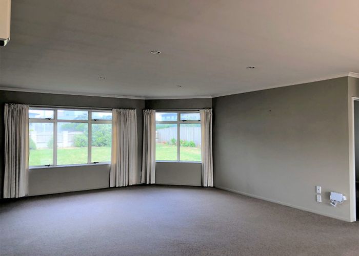  at 44 Kent Avenue, Waitarere Beach, Levin