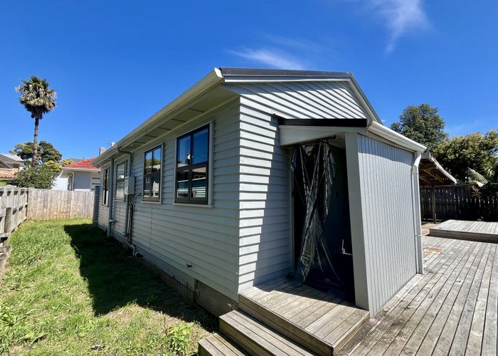  at Green Bay, Waitakere City, Auckland