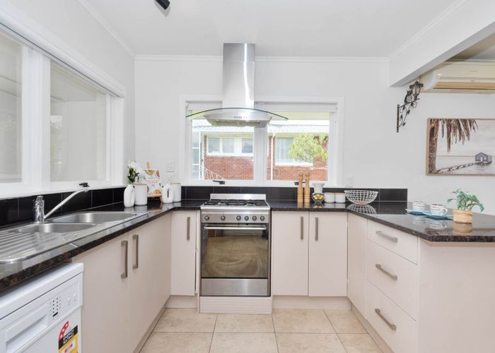  at 1/35 Shakespeare Road, Milford, North Shore City, Auckland