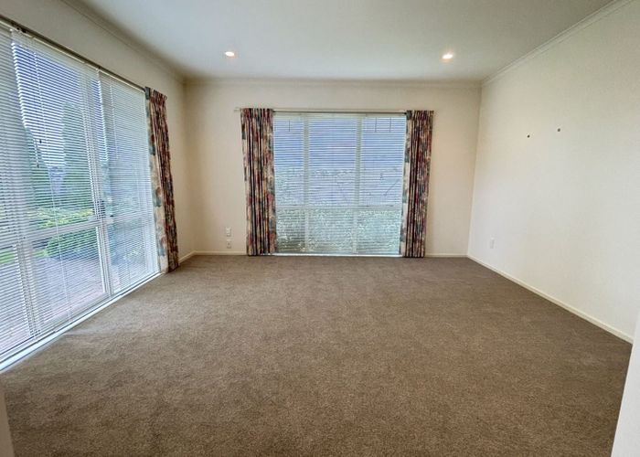  at 8 Rosebay Rise, Henderson, Auckland