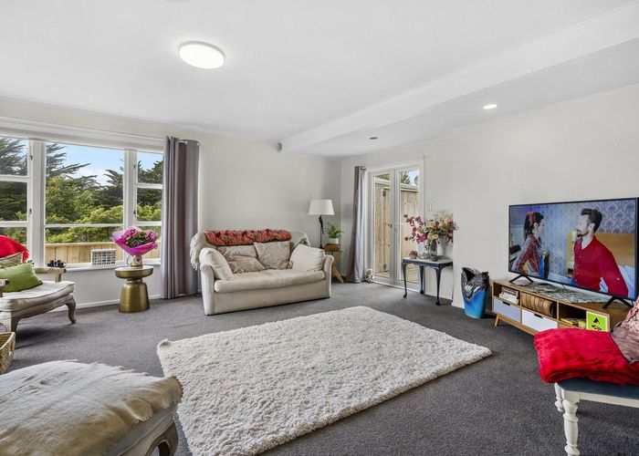  at 76 Grays Road, Camborne, Porirua