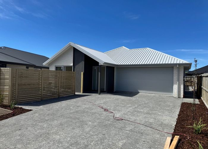  at 24 Paradise way, Halswell, Christchurch City, Canterbury
