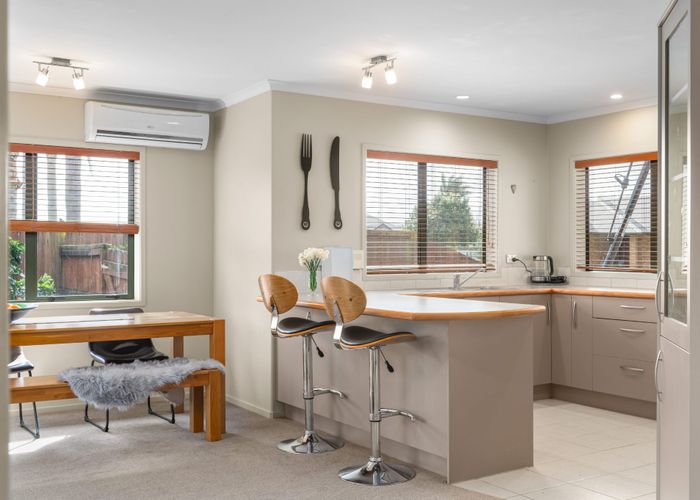  at 55 Oaklands Drive, Cambridge, Cambridge