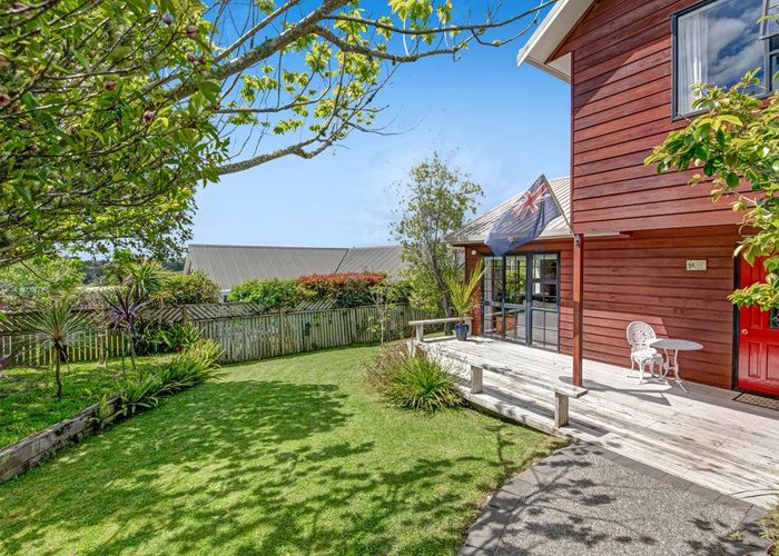  at 1/8 Rifleman Rise, Unsworth Heights, Auckland