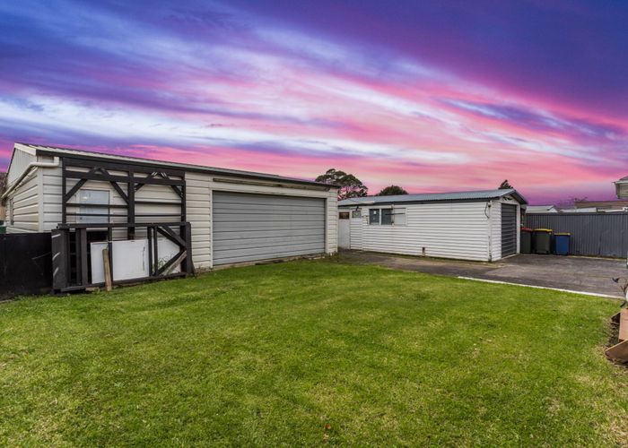  at 111 Henderson Valley Road, Henderson, Auckland