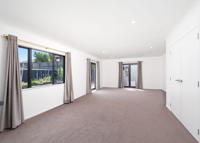  at 16 Pyramid Place, Glen Eden, Waitakere City, Auckland