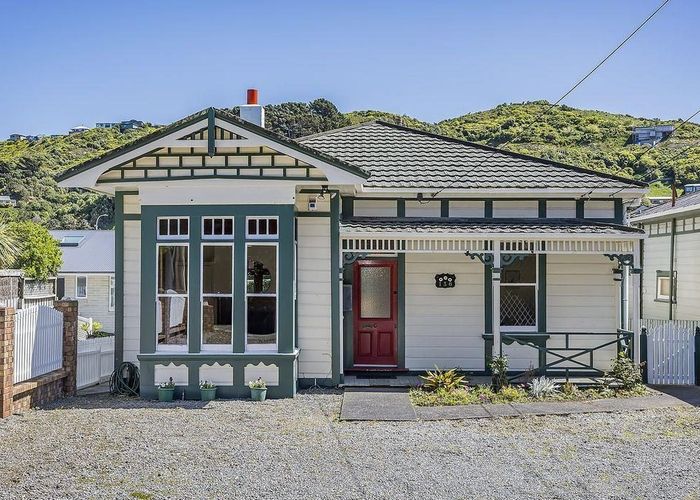  at 136 Clyde Street, Island Bay, Wellington