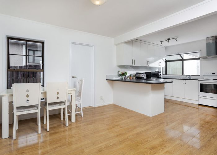  at 2/189 Onewa Road, Birkenhead, North Shore City, Auckland