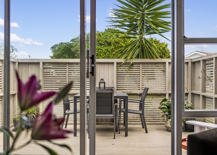  at 2/25 Celtic Crescent, Ellerslie, Auckland