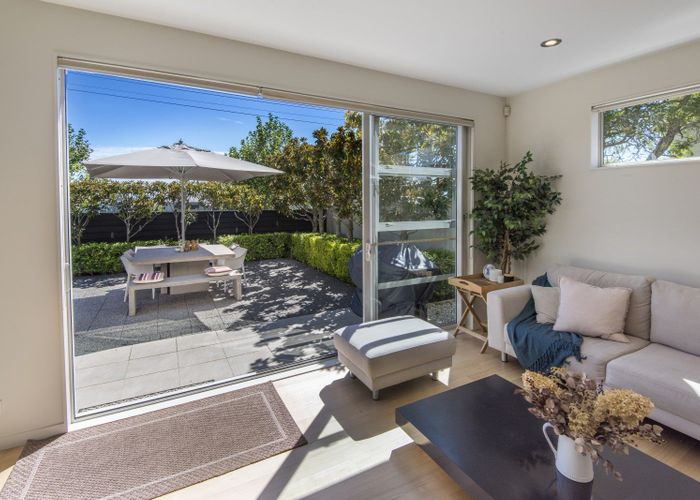  at 30 Beresford Street, Bayswater, Auckland