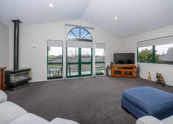  at 271 Grandview Road, Western Heights, Hamilton