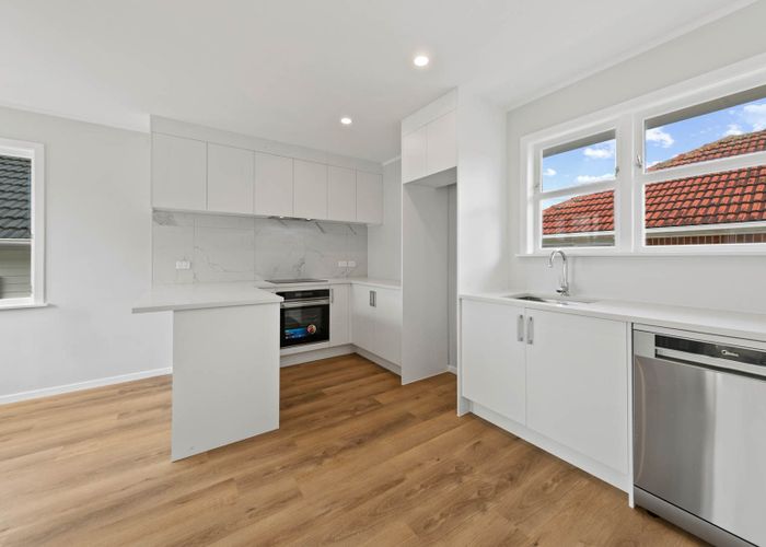  at 154b View Road, Sunnyvale, Waitakere City, Auckland