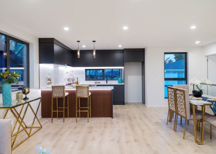  at 8B Hadfield Street, Beach Haven, North Shore City, Auckland