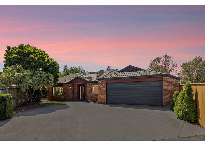  at 37 Broadhaven Avenue, Parklands, Christchurch