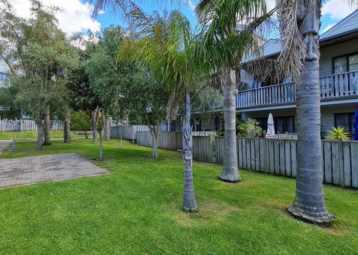 at 34 Carolina Place, Albany, North Shore City, Auckland