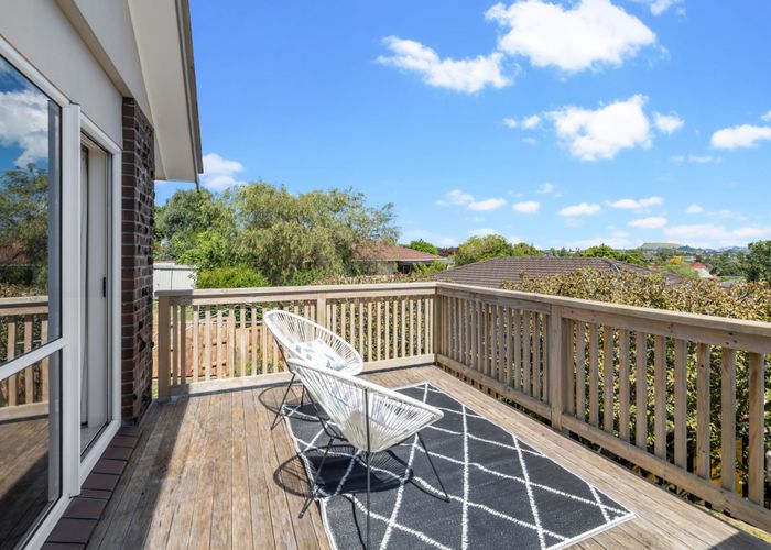  at 8 Majesty Place, Half Moon Bay, Auckland