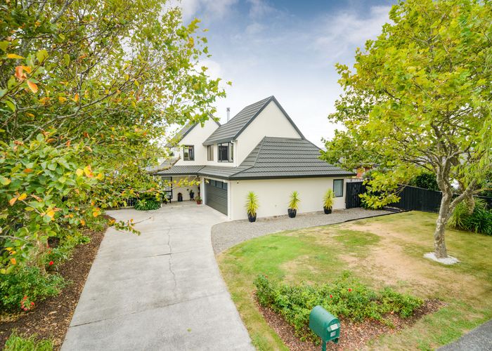  at 135 Summerhill Drive, Fitzherbert, Palmerston North
