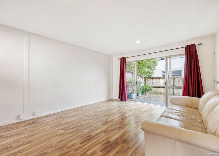  at 4/4 Ambrico Place, New Lynn, Waitakere City, Auckland