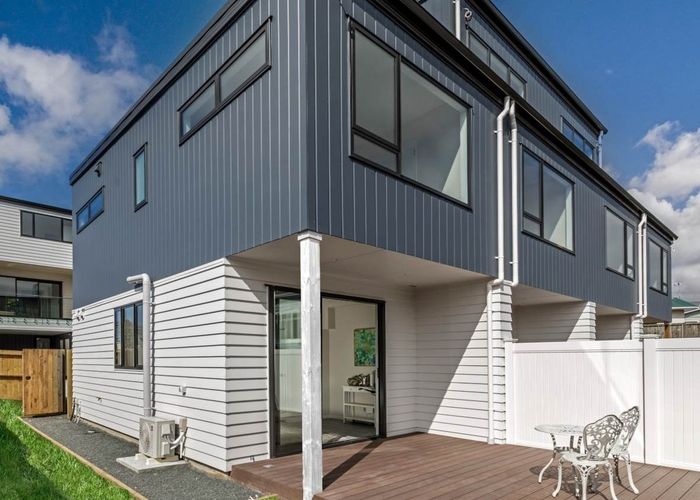  at 2F Glenford Lane, Te Atatu Peninsula, Auckland