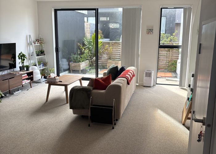  at 2/210 Karori Rd, Karori, Wellington, Wellington