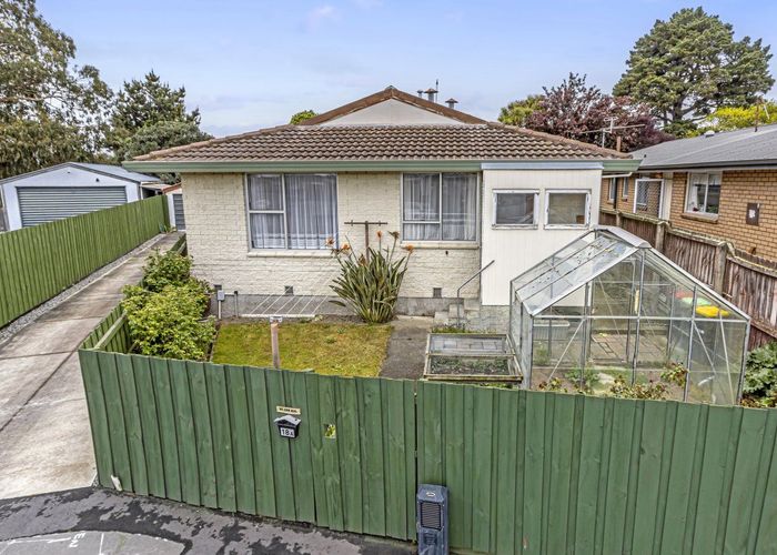  at 1/18 Leonie Place, Aranui, Christchurch