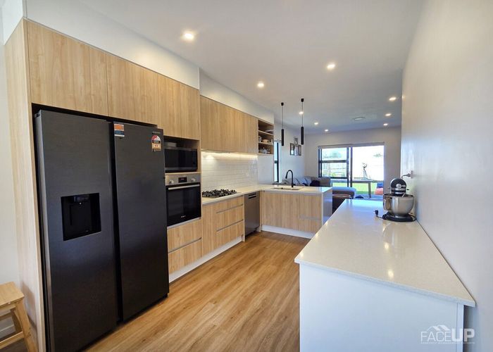  at 4 Coast Garden Drive, Hobsonville, Waitakere City, Auckland