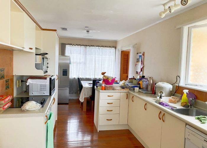  at 28 Regent Street, Silverdale, Hamilton