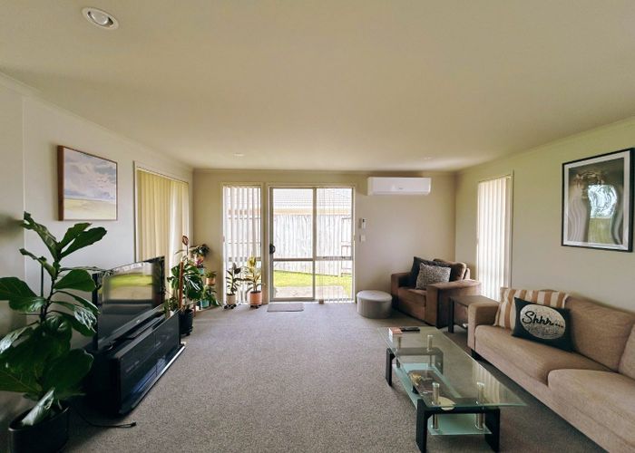  at 48 Parkside Drive, Huntington, Hamilton