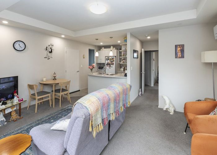  at 2/6 Nicholls Road, Halswell, Christchurch City, Canterbury