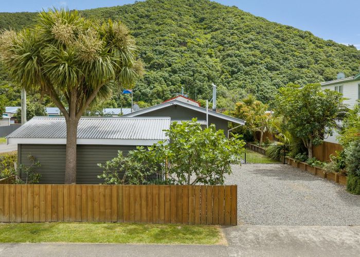  at 46 Beach Road, Waikawa, Marlborough, Marlborough