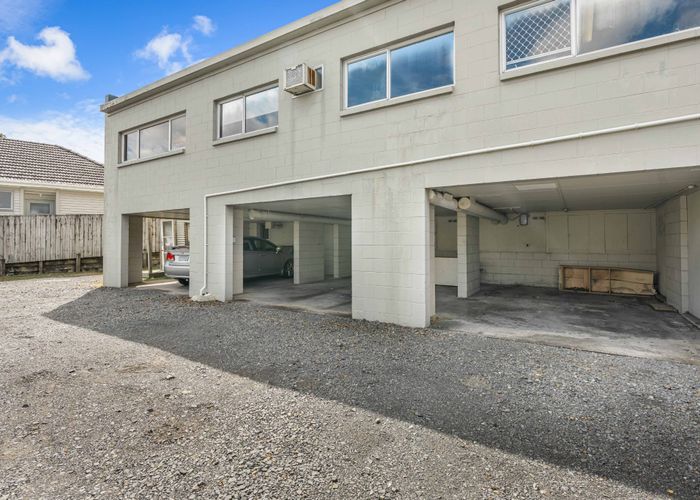  at 8 Archibald Road, Kelston, Waitakere City, Auckland