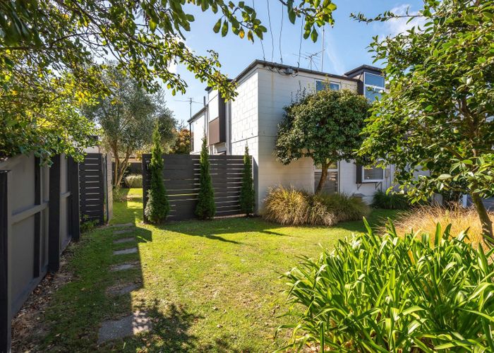  at 1/107 Holly Road, St Albans, Christchurch