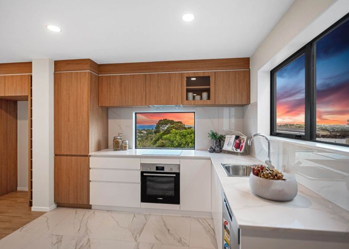  at 18/929-933 East Coast Road, Torbay, North Shore City, Auckland