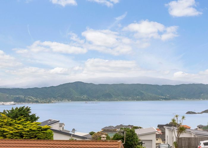  at 11 Sunhaven Drive, Newlands, Wellington, Wellington