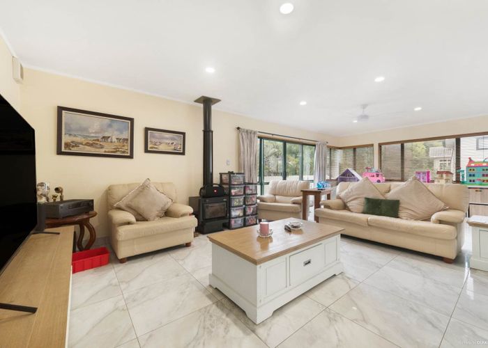  at 2/6 Wilkinson Way, Browns Bay, North Shore City, Auckland