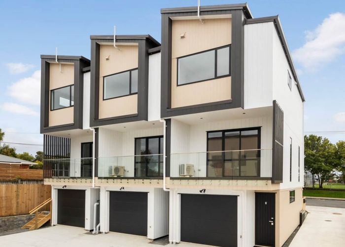  at 3/53 Archibald Road, Kelston, Auckland