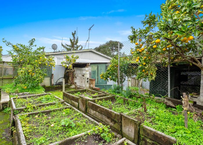  at 2/1 Lingfield Street, Glenfield, Auckland